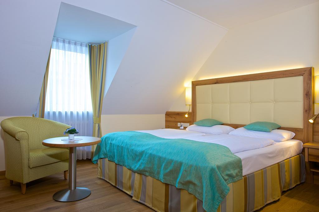 Hotel Am Schlossberg Erding Extérieur photo